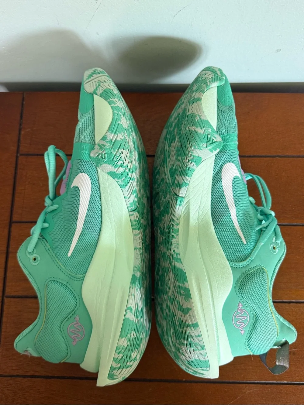 Nike Giannis Immortality 2 Light Menta Green Mens Basketball Sneakers Size 11